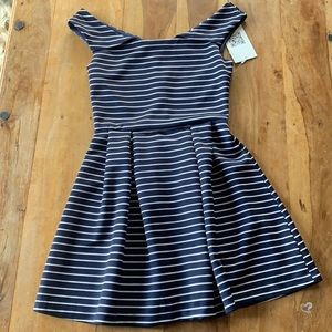 Super cute off the shoulder dress